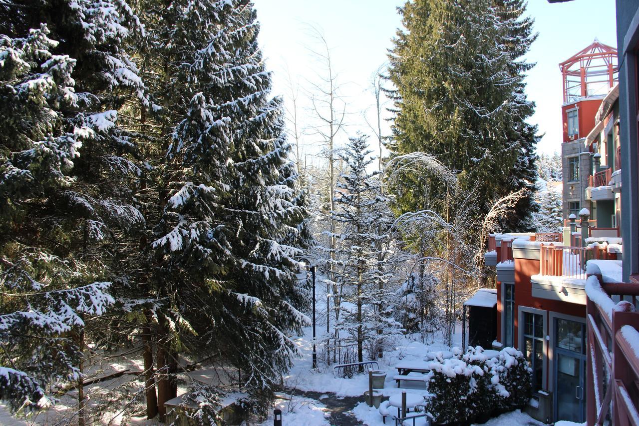 Alpenglow Lodge By Mva Whistler Exterior photo